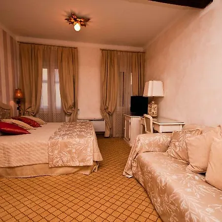 Готель Porta San Mamolo 4*