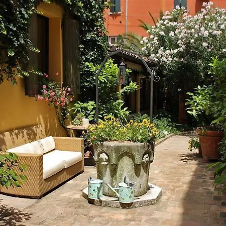 Porta San Mamolo Готель 4*
