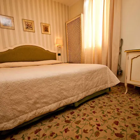 Porta San Mamolo 4* Bologne
