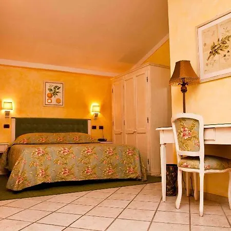 Porta San Mamolo 4* Болонья